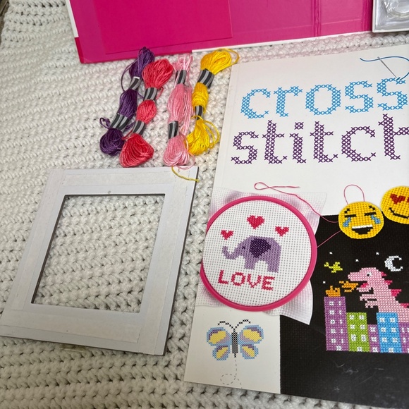 Spice Box KITS For Kids Cross Stitch 12 Projects Opened (See Descr.) - Picture 8 of 11